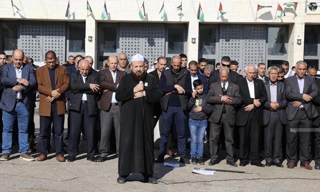 وقفة غضب على جريمة الاهمال الطبي التي تعرض لها الاسير الشهيد ناصر ابو حميد، في ساحة المهد ببيت لحم - تصوير - أحمد مزهر 3.jpg