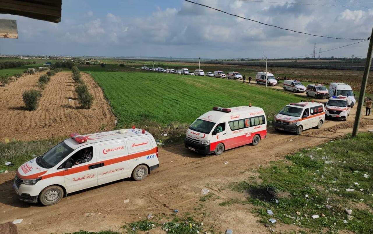 مسيرة سيارات إسعاف في غزة للمطالبة بإدخال أجهزة طبية 22.jpg