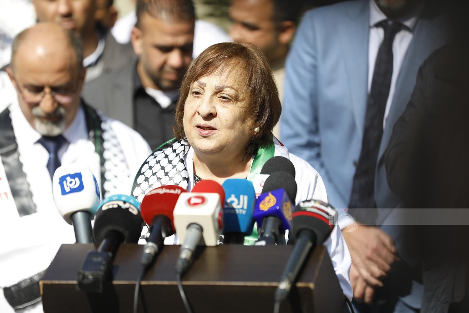 وقفة احتجاجية لكوادر وزارة الصحة ردا على جرائم الاحتلال بحق مراكز العلاج والطواقم الطبية وطواقم الاسعاف في جنين.jpg