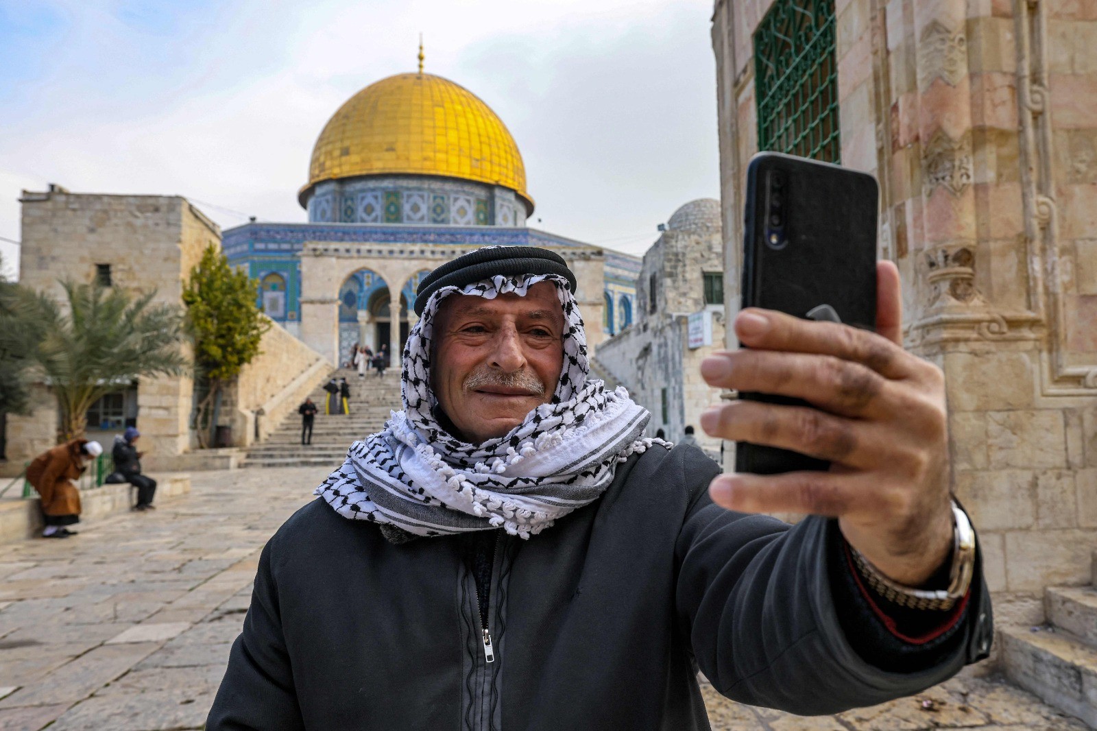 صور من المسجد الأقصى بعد ساعات من اقتحام بن غفير .. تصوير (الفرنسية) 5.jpg