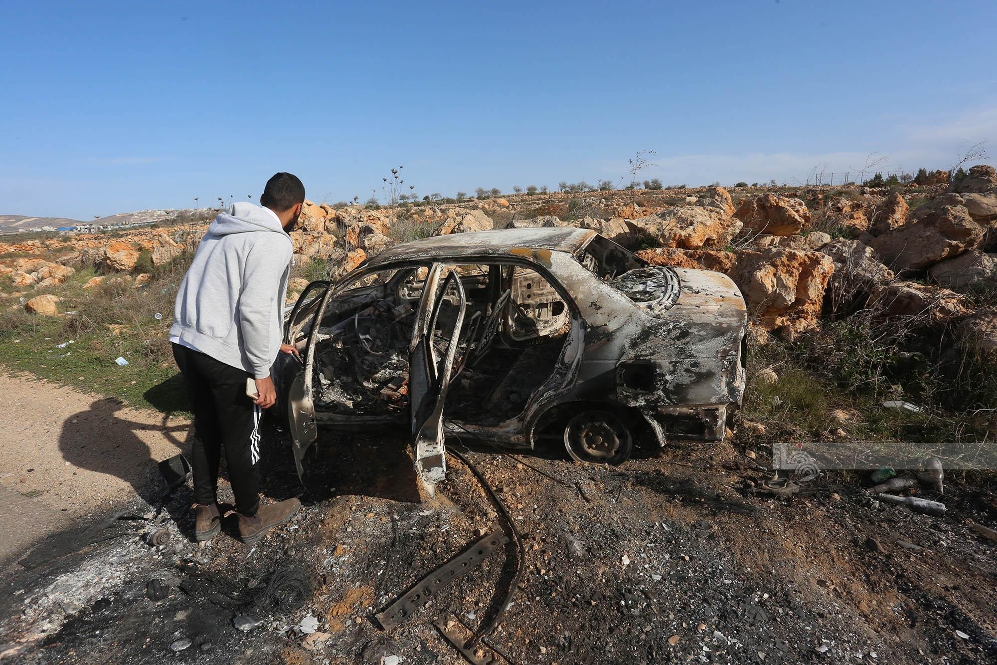 مستوطنون يحرقون ست مركبات فلسطينية بشكل كامل بين بلدتي عقربا ومجدل بني فاضل قرب نابلس 9(1).jpg