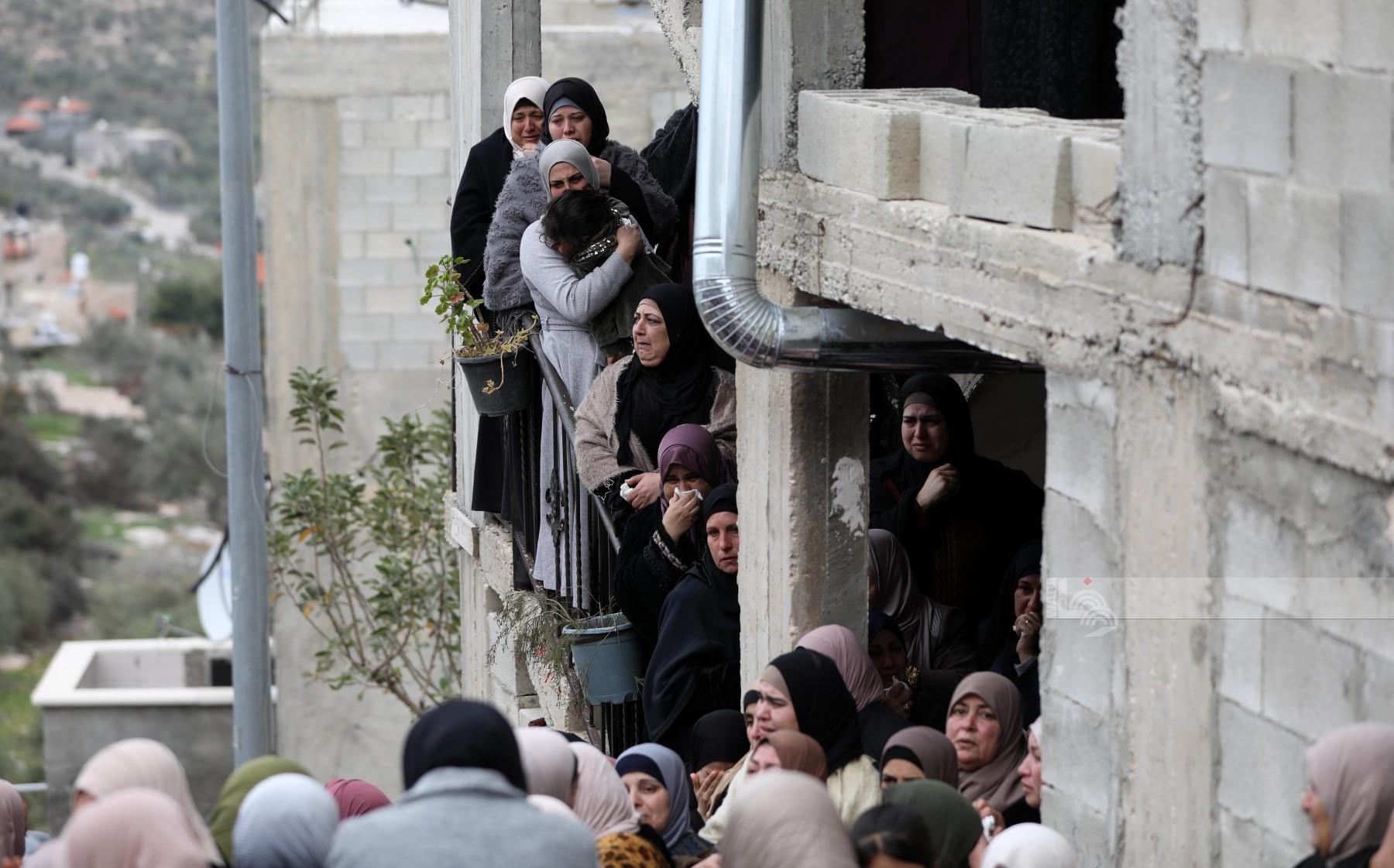 وداع وتشييع جثمان الشهيد فؤاد عابد لمثواه الاخير في قرية كفردان غرب مدينة جنين 11.jpg