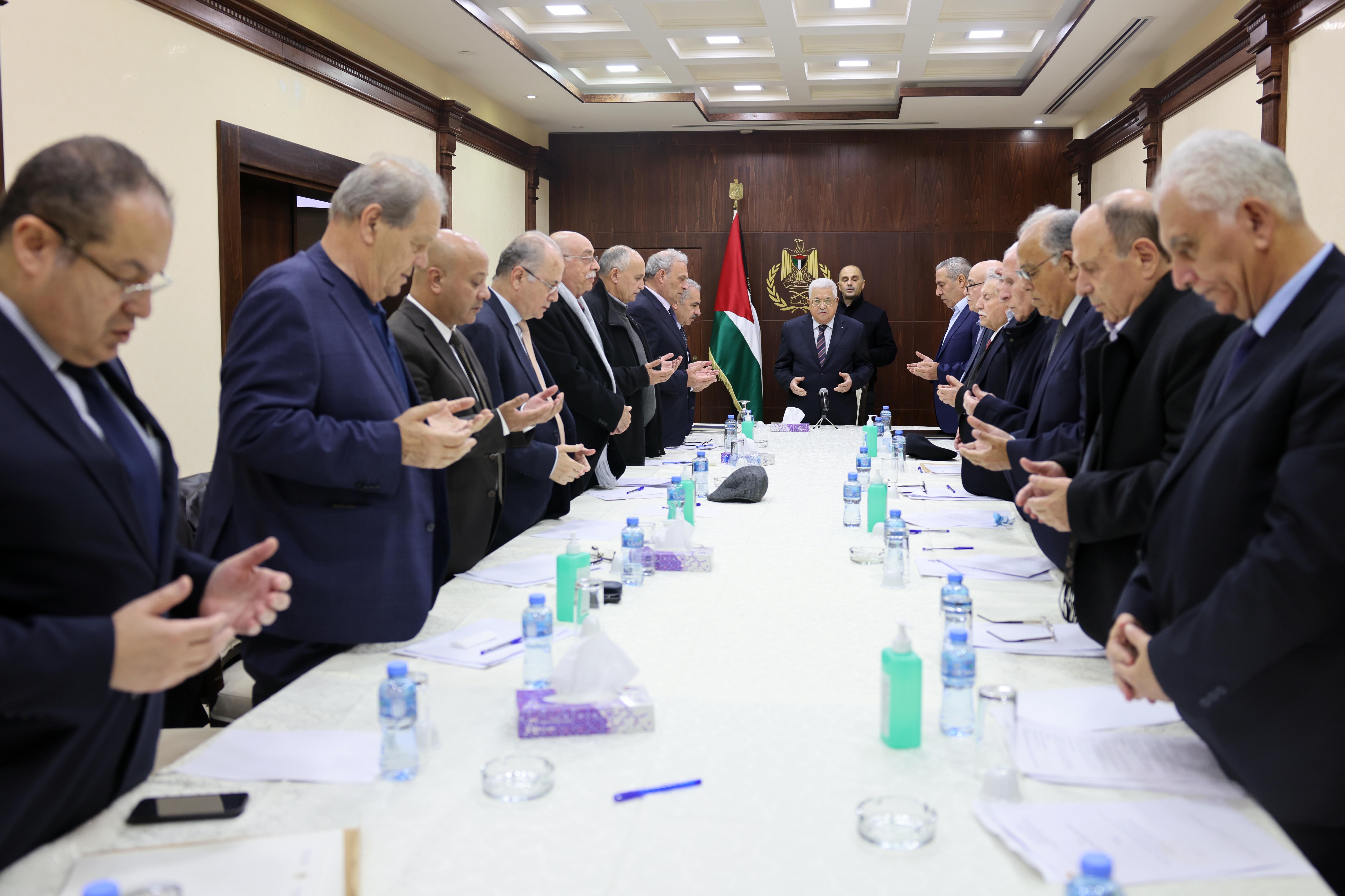 الرئيس محمود عباس، خلال ترؤسه اجتماع اللجنة التنفيذية لمنظمة التحرير الفلسطينية.jpg