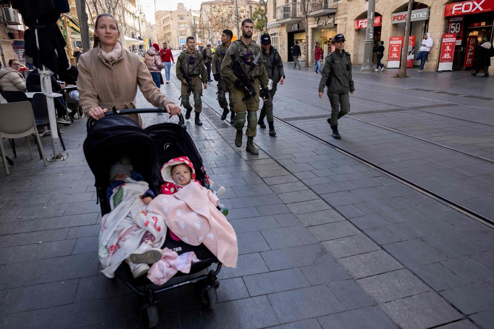 الجيش الإسرائيلي ينتشر في قلب القدس المحتلة لمساندة الشرطة  - الفرنسية 11.jpg