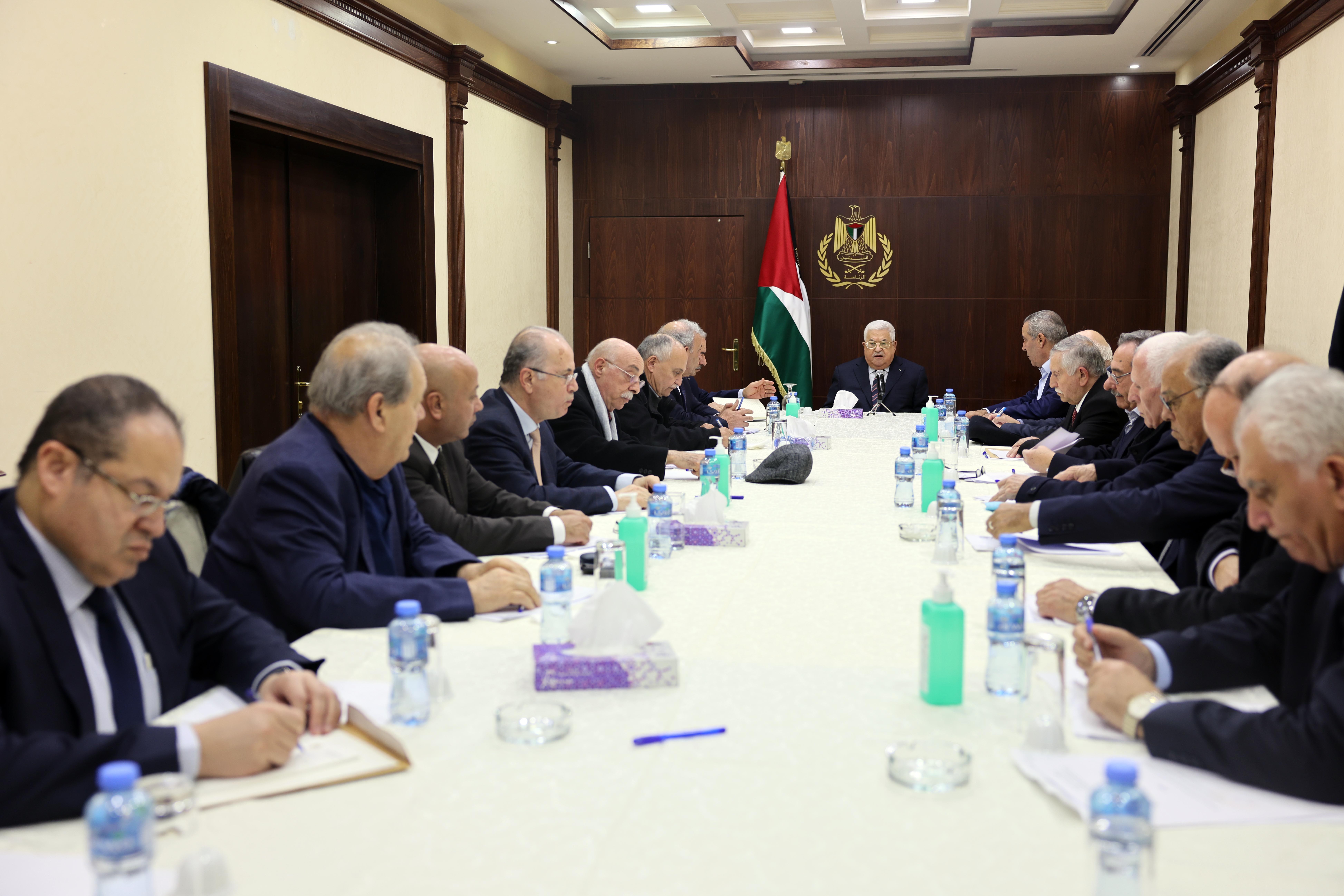 الرئيس محمود عباس، خلال ترؤسه اجتماع اللجنة التنفيذية لمنظمة التحرير الفلسطينية 1.jpg