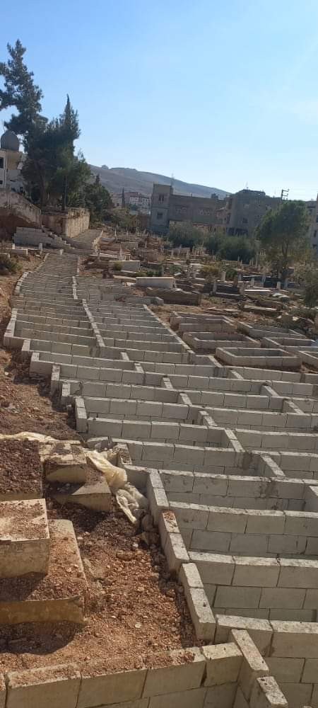 دائرة شؤون اللاجئين بالمنظمة تنتهي من مشروع ترميم مقبرة مخيم الجليل بلبنان 5.jpg