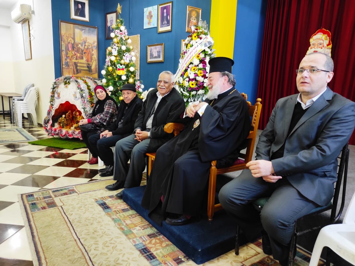 «الديمقراطية» تزور كنيسة القديس برفيريوس بغزة لتقديم التهاني بعيد الميلاد 1.jpg