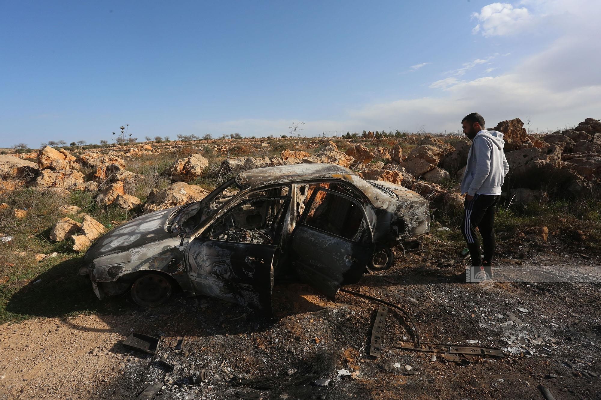 مستوطنون يحرقون ست مركبات فلسطينية بشكل كامل بين بلدتي عقربا ومجدل بني فاضل قرب نابلس 33.jpg