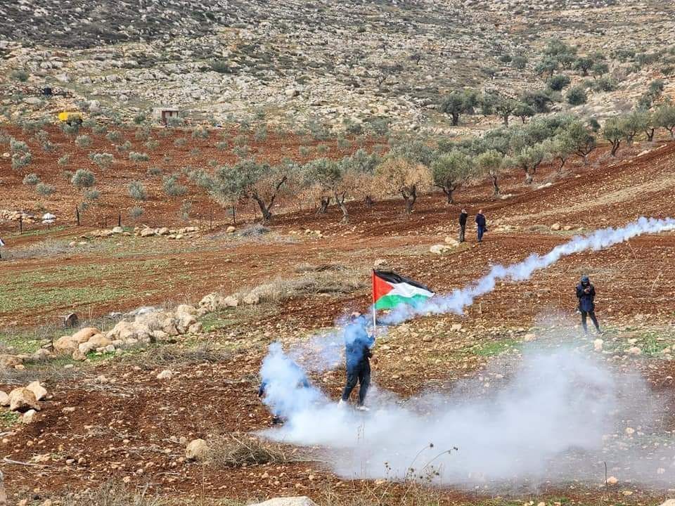 مواجهات مع الاحتلال خلال فعاليات رافضة للاستيطان في الضفة ا 3.jpg