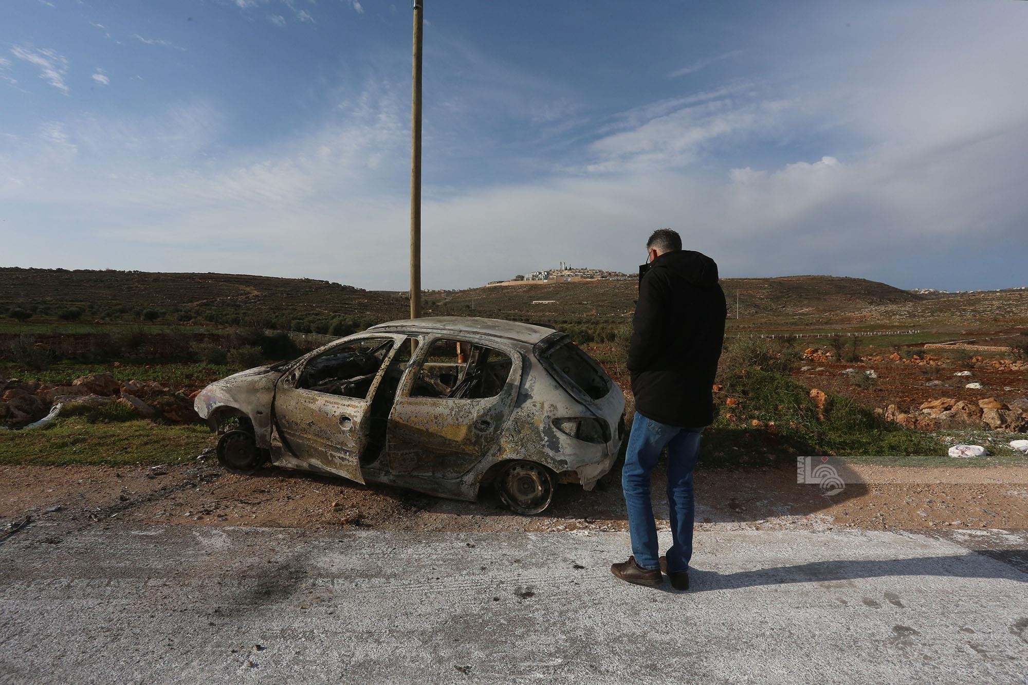 مستوطنون يحرقون ست مركبات فلسطينية بشكل كامل بين بلدتي عقربا ومجدل بني فاضل قرب نابلس 1.jpg