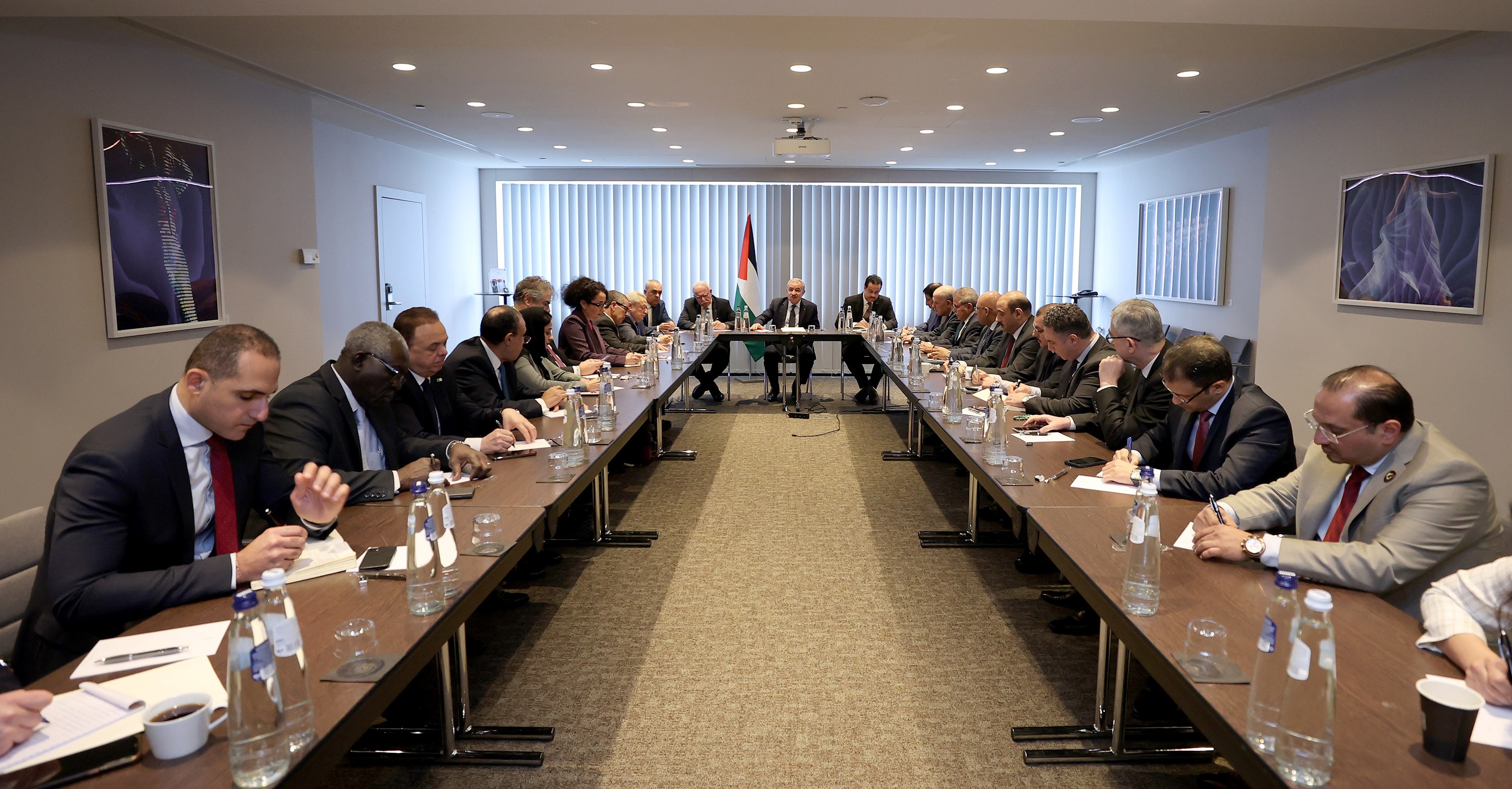 اشتية يلتقى السفراء العرب لدى بلجيكا والاتحاد الأوروبي 7.jpg