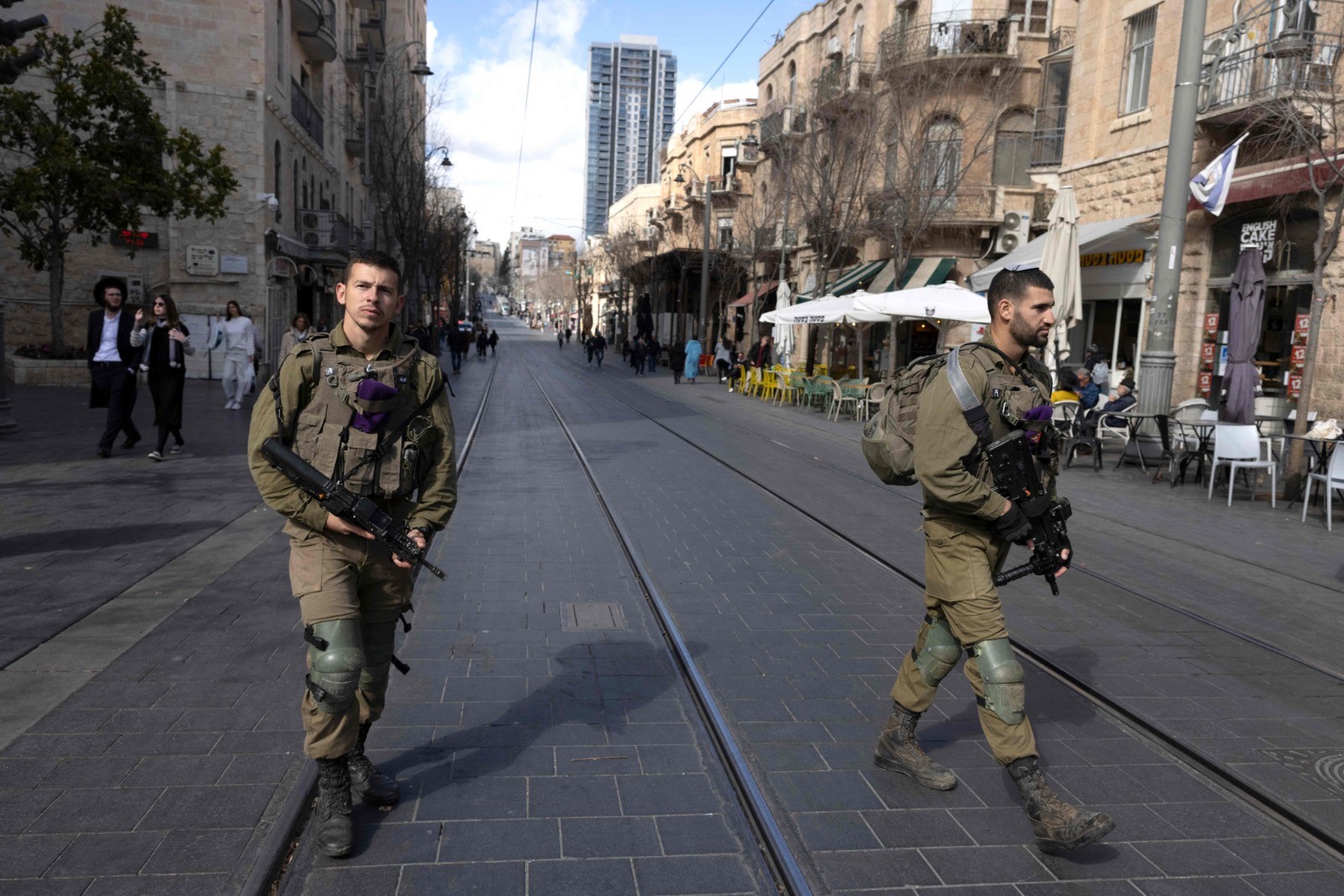 الجيش الإسرائيلي ينتشر في قلب القدس المحتلة لمساندة الشرطة  - الفرنسية 4.jpg