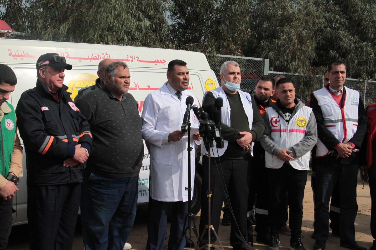 مسيرة سيارات إسعاف في غزة للمطالبة بإدخال أجهزة طبية.jpg