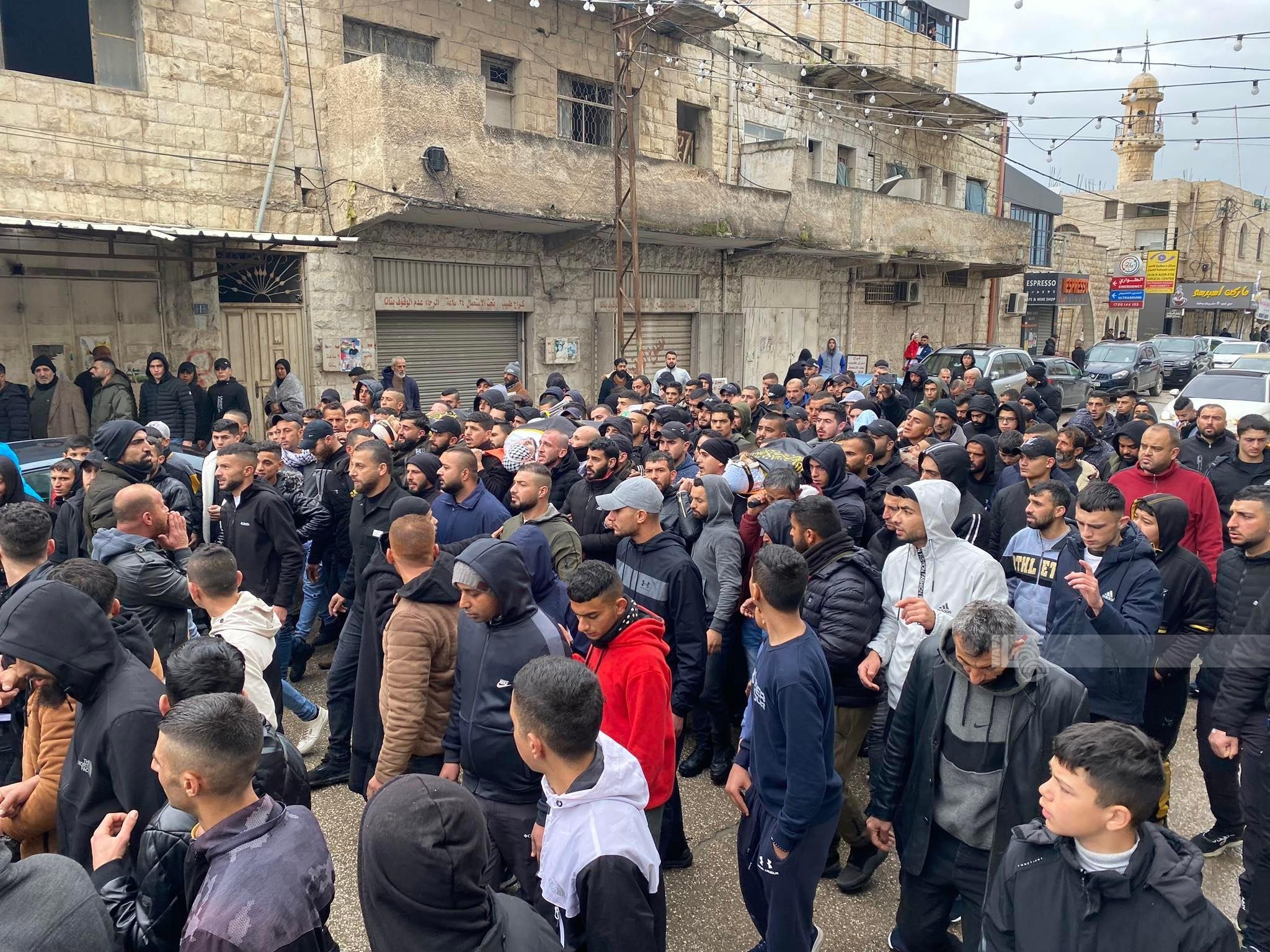 تشييع جثماني الشهيدين امجد خليلية ( 21 عام ) والشهيد عز الدين حمامرة (22 عام ) لمثواهم الاخير في بلدة جبع قرب جنين 5.jpg