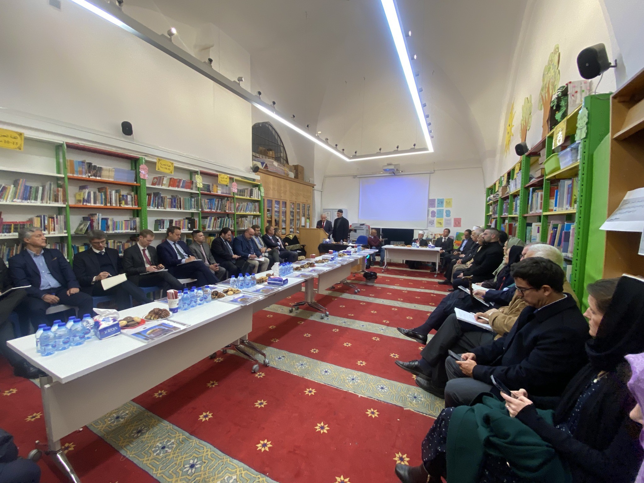 دائرة الأوقاف الإسلامية وشؤون المسجد الأقصى تستقبل سفراء الاتحاد الأوروبي 6.jpg