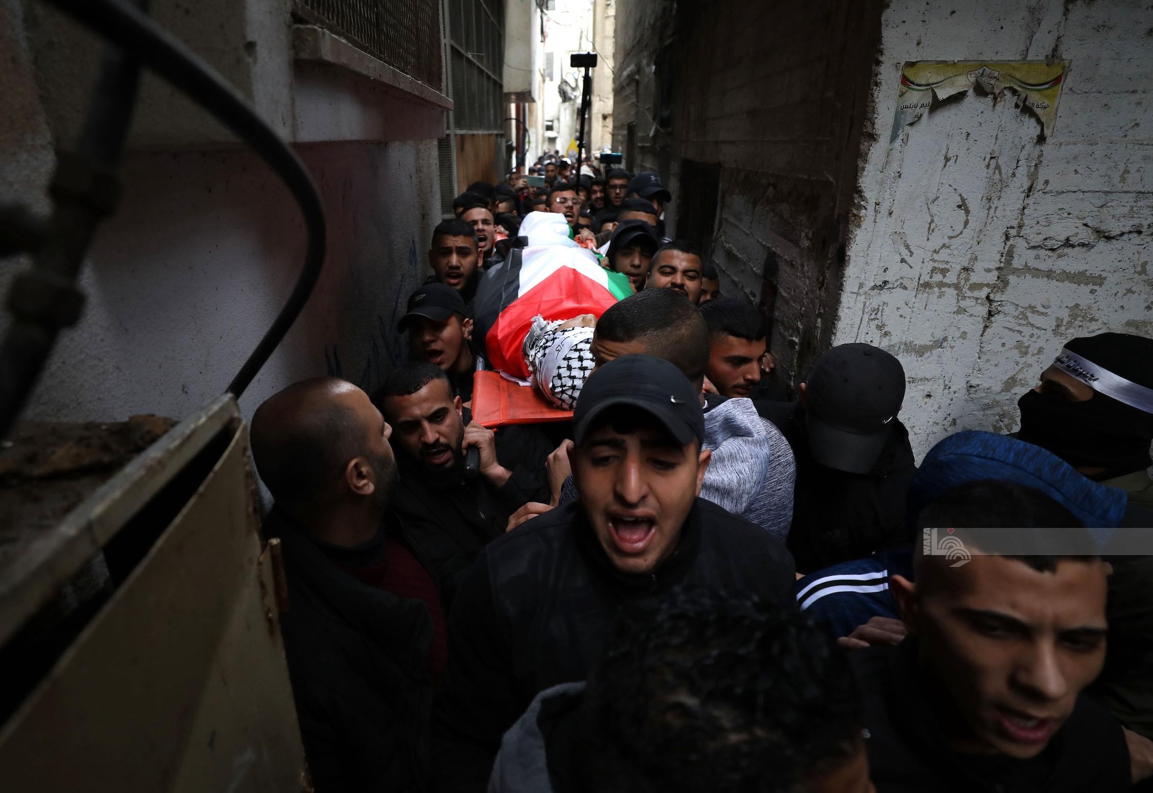 نابلس تُشيِّع جثمان الشهيد الشوا إلى مثواه الأخير 5.jpg