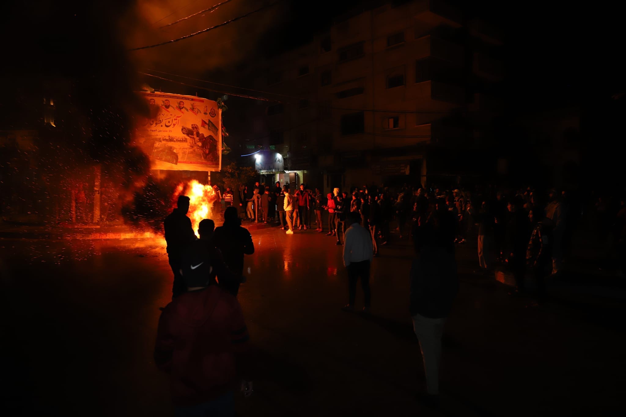 صور من احتجاجات أهالي بيت لاهيا على اقتطاع أراضي من المدينة لصالح بلديات أخرى.. تصوير (موسى سالم) 22.jpg