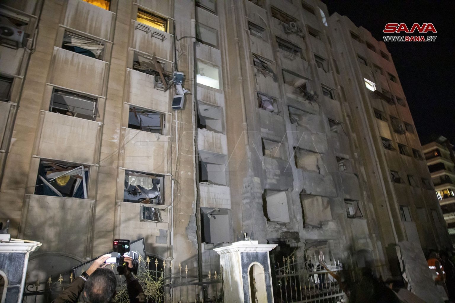 استشهاد خمسة وإصابة 15 جراء عدوان إسرائيلي على نقاط في دمشق ومحيطها بينها أحياء سكنية 7.jpg