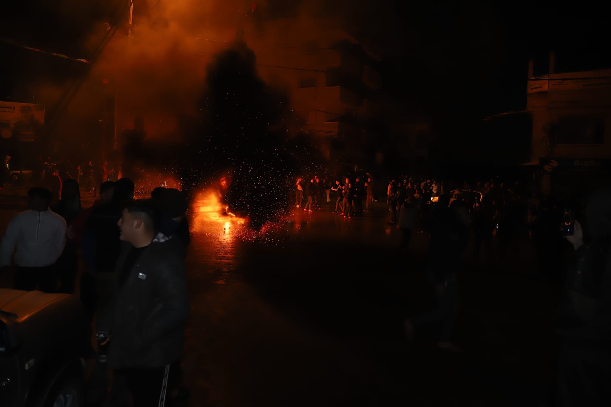 صور من احتجاجات أهالي بيت لاهيا على اقتطاع أراضي من المدينة لصالح بلديات أخرى.. تصوير (موسى سالم) 4.jpg