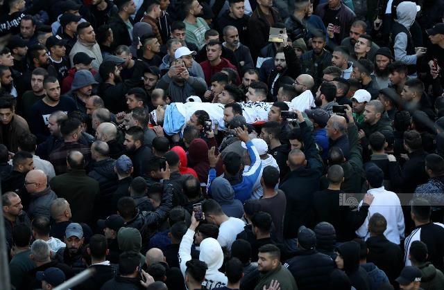 الآلاف يشيعون جثامين الشهداء العشرة الذين ارتقوا خلال العدوان الاسرائيلي على مدينة نابلس 8.jpg
