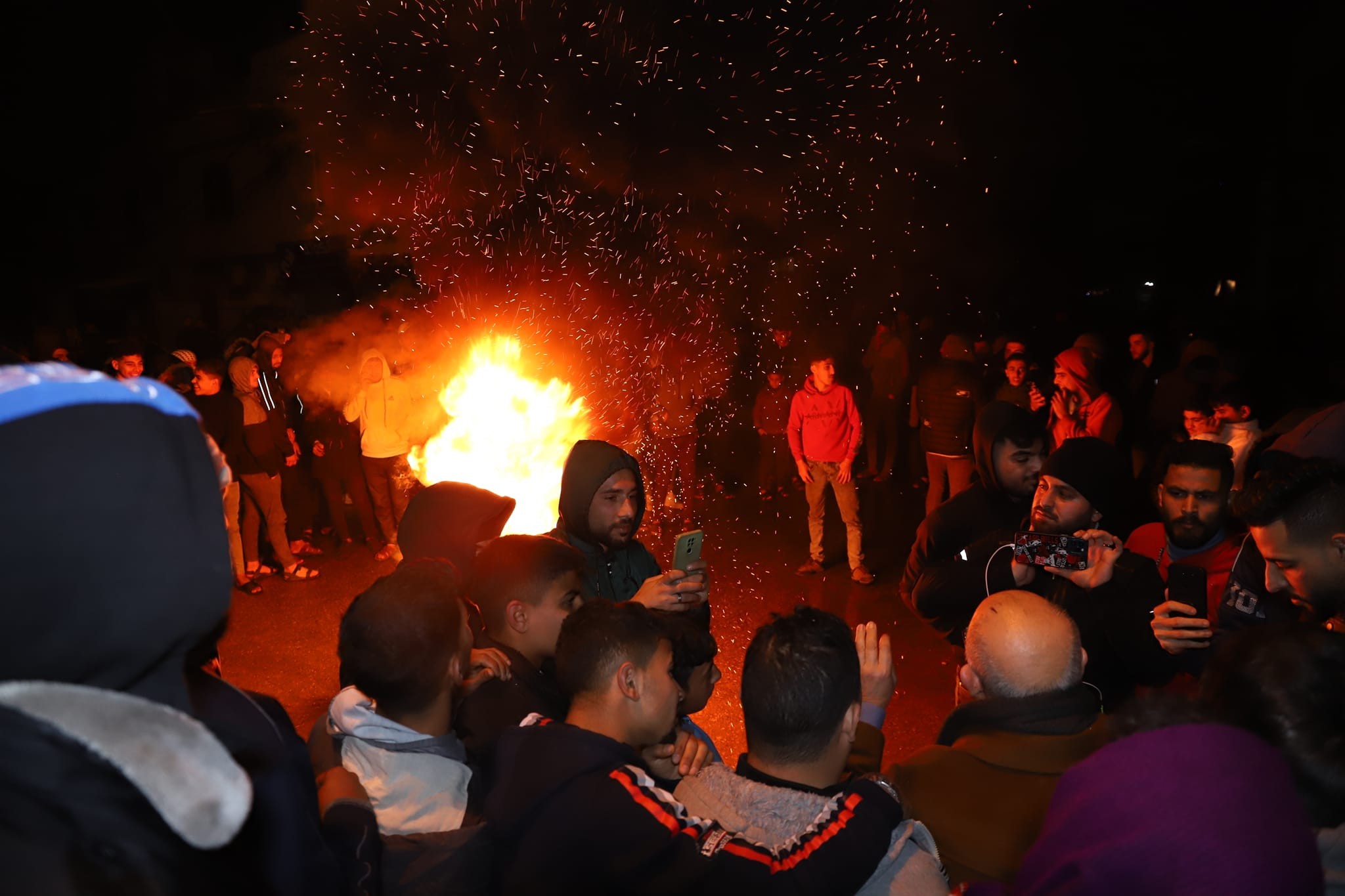 صور من احتجاجات أهالي بيت لاهيا على اقتطاع أراضي من المدينة لصالح بلديات أخرى.. تصوير (موسى سالم) 2.jpg
