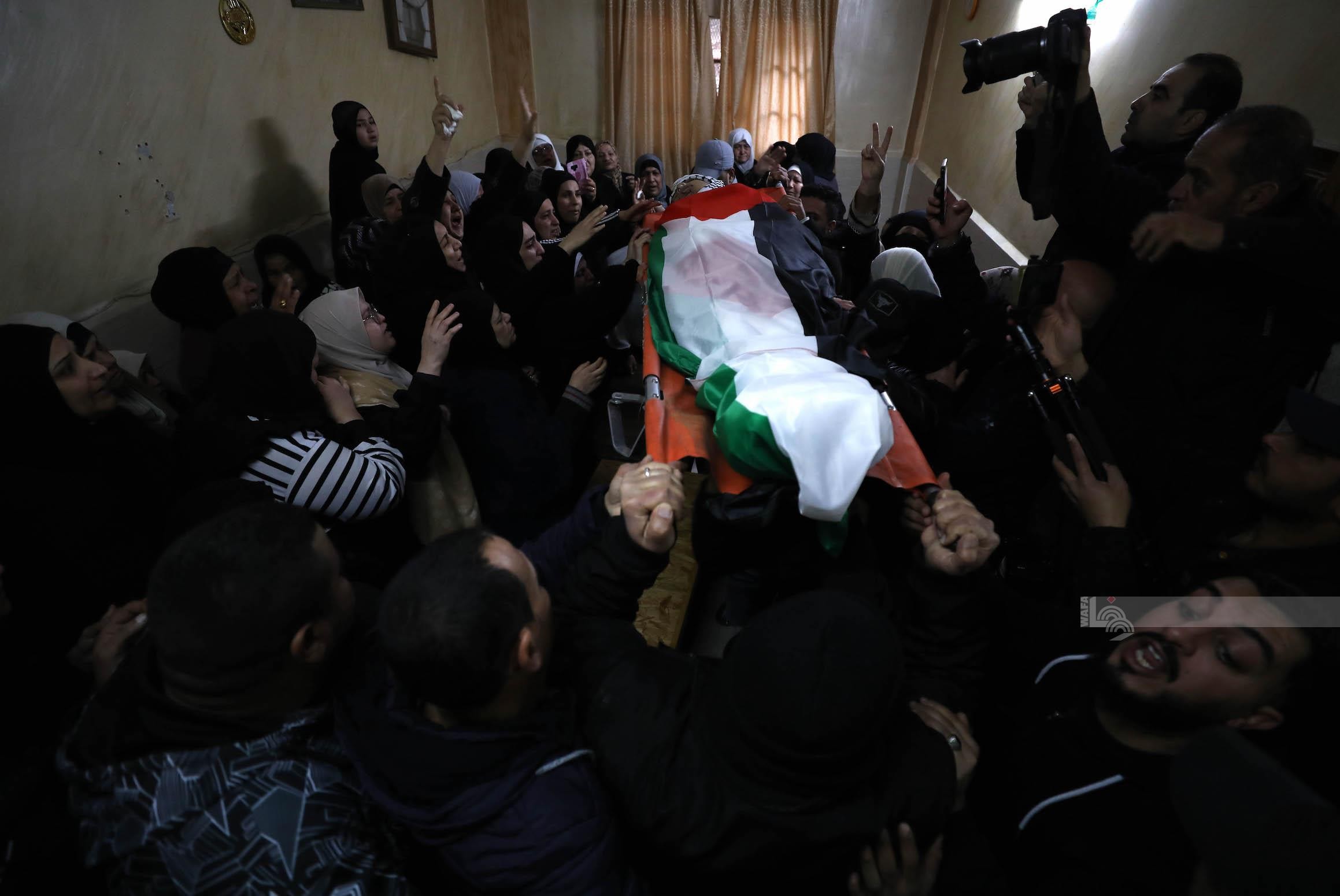 نابلس تُشيِّع جثمان الشهيد الشوا إلى مثواه الأخير 3.jpg