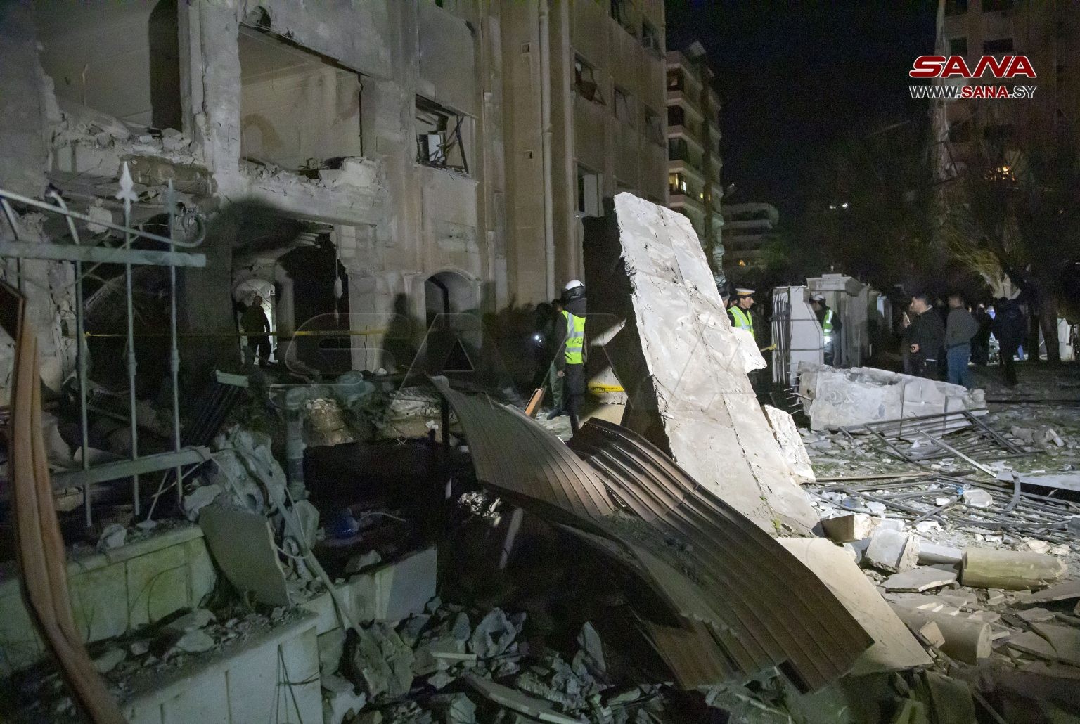 استشهاد خمسة وإصابة 15 جراء عدوان إسرائيلي على نقاط في دمشق ومحيطها بينها أحياء سكنية 23.jpg