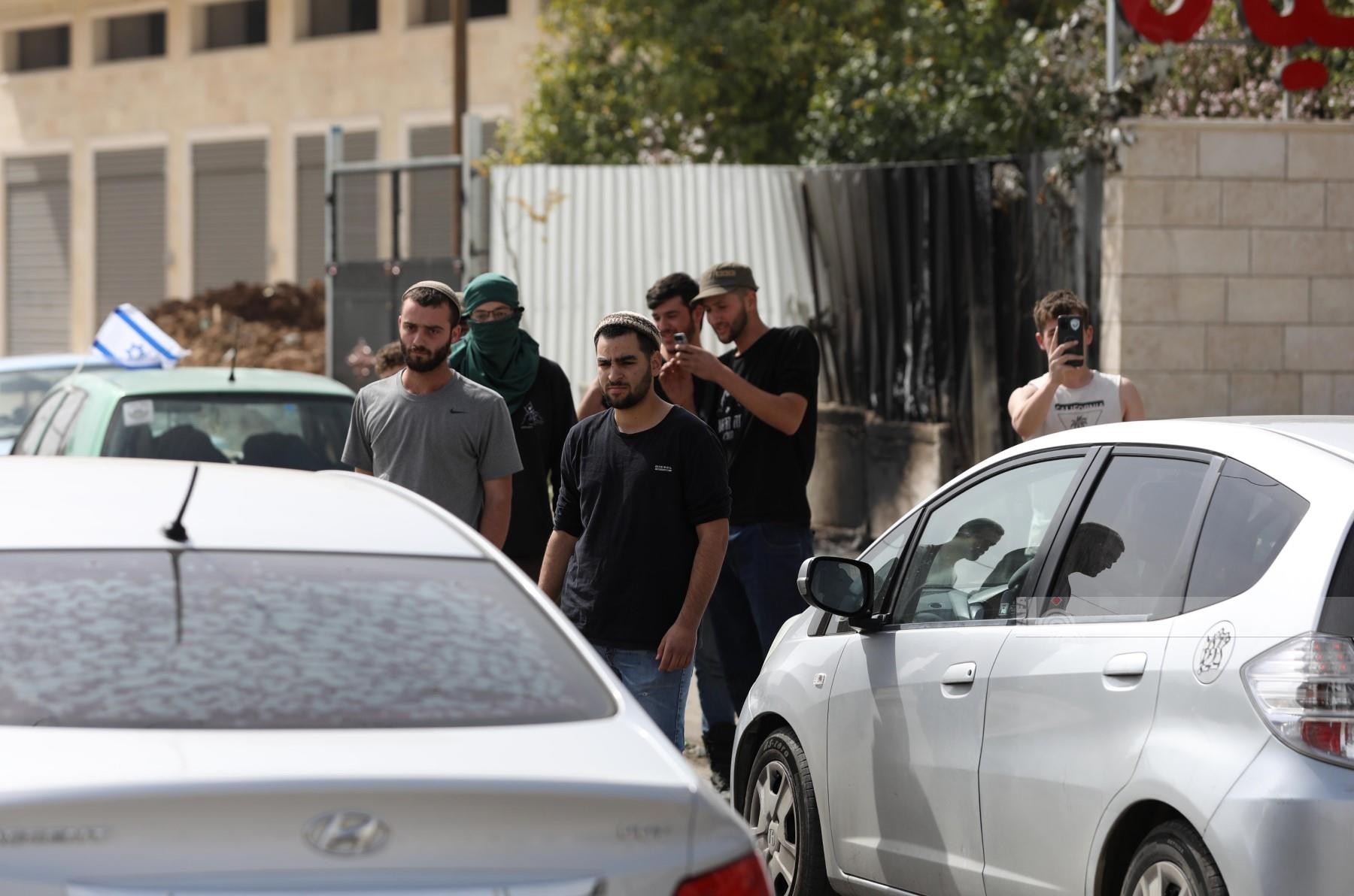 - الاحتلال يحول بلدة حوارة لثكنة عسكرية من اجل تأمين اعتداءات المستوطنين على المواطنين وممتلكاتهم بالبلدة 44.jpg