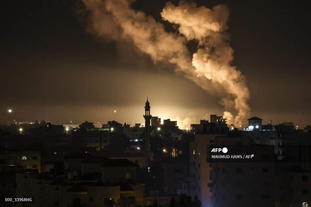 القصف الإسرائيلي على مدينة غزة ..تصوير (فرانس برس).jpg