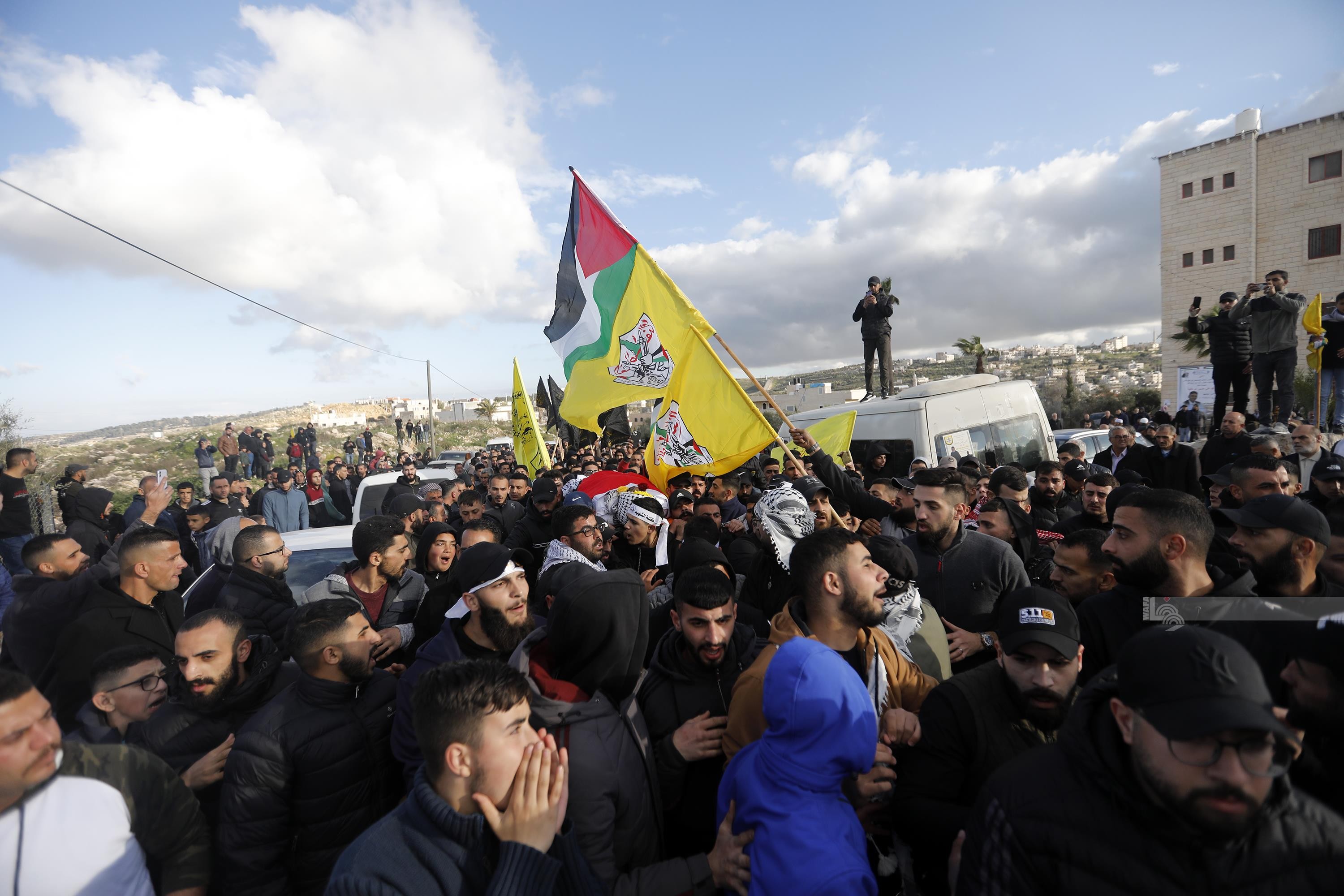تشييع جثمان الشهيد محمد أبو كافية (36 عاما) لمثواه الأخير في بلدة بيت إجزا شمال غرب القدس 124.jpg