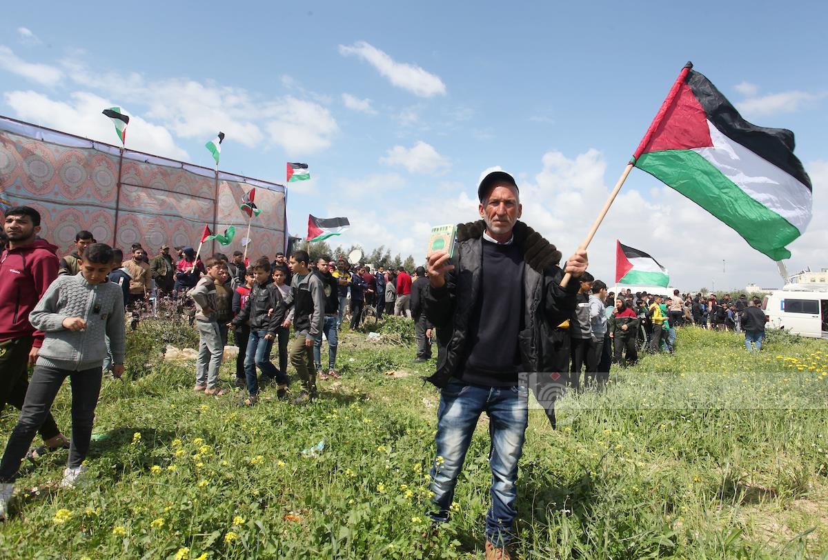 الاحتلال يقمع مسيرة خرجت بمناسبة يوم الأرض على الحدود الشمالية لقطاع غزة 11.jpg