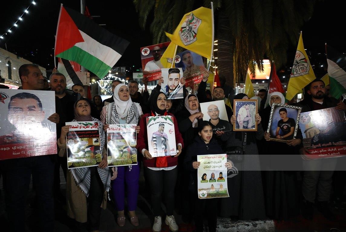 مسيرة دعم وإسناد للأسرى في سجون الاحتلال، وسط مدينة نابلس 2.jpg