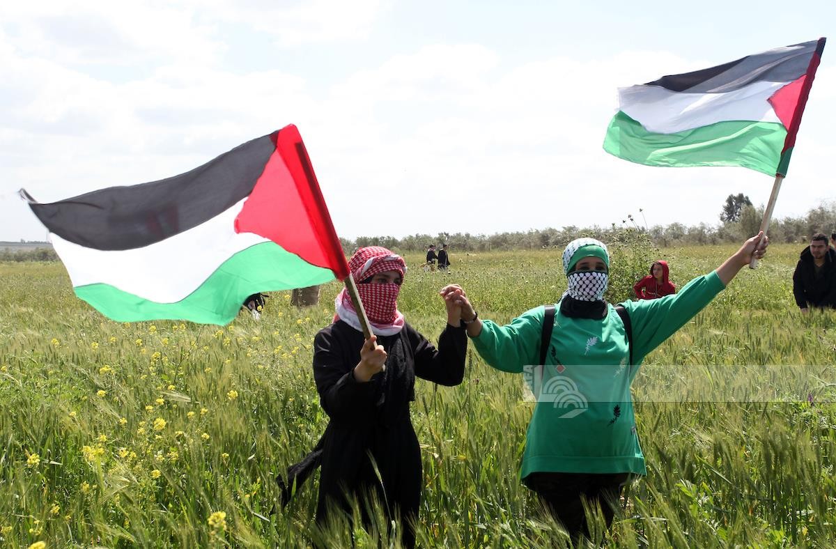 الاحتلال يقمع مسيرة خرجت بمناسبة يوم الأرض على الحدود الشمالية لقطاع غزة 7.jpg