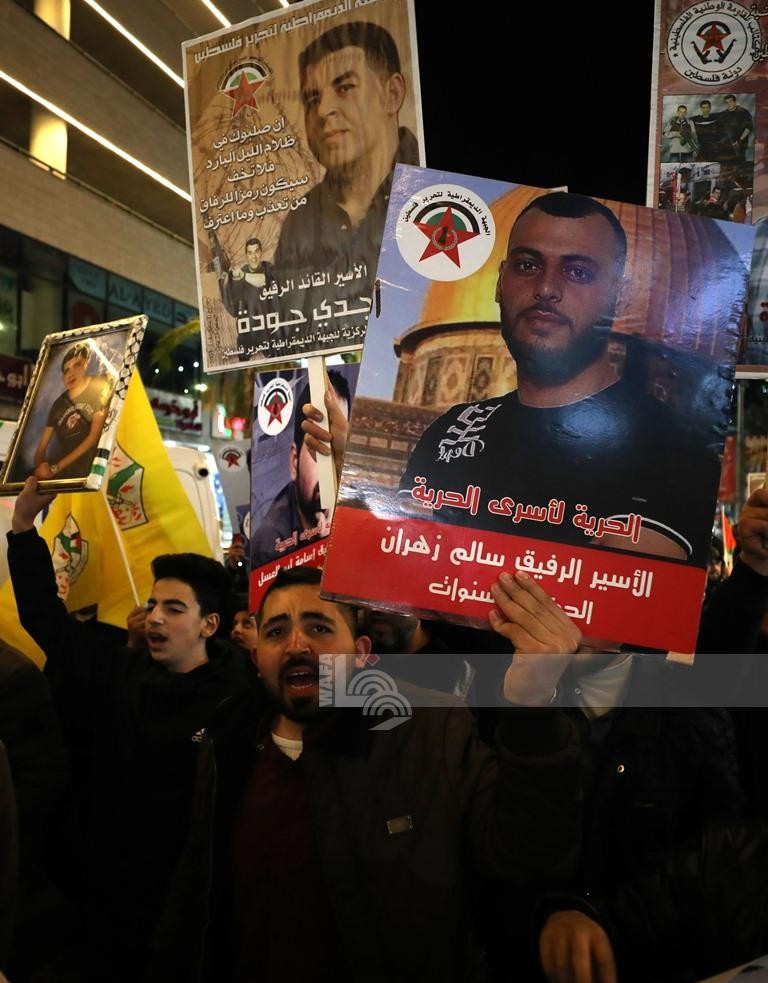 مسيرة دعم وإسناد للأسرى في سجون الاحتلال، وسط مدينة نابلس 0.jpg