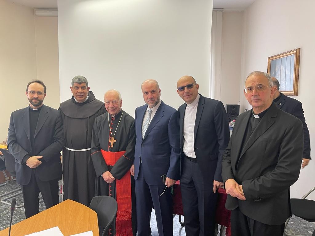 الهباش يرأس الوفد الفلسطيني في اجتماعات لجنة الحوار مع الفاتيكان في روما.jpg