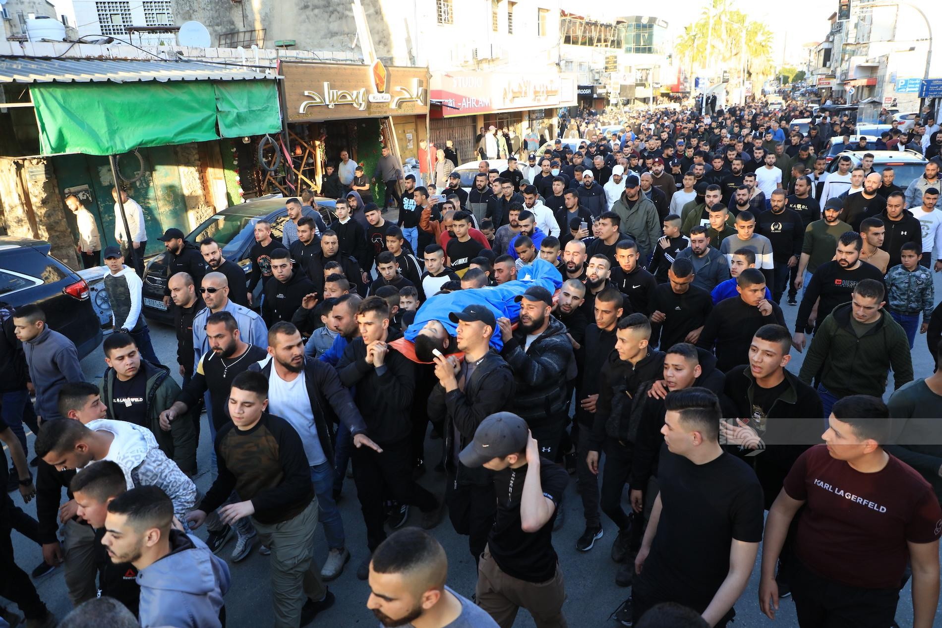 تشييع جثامين الشهداء الأربعة الذين استشهدوا برصاص قوات الاحتلال وسط مدينة جنين 4.jpg