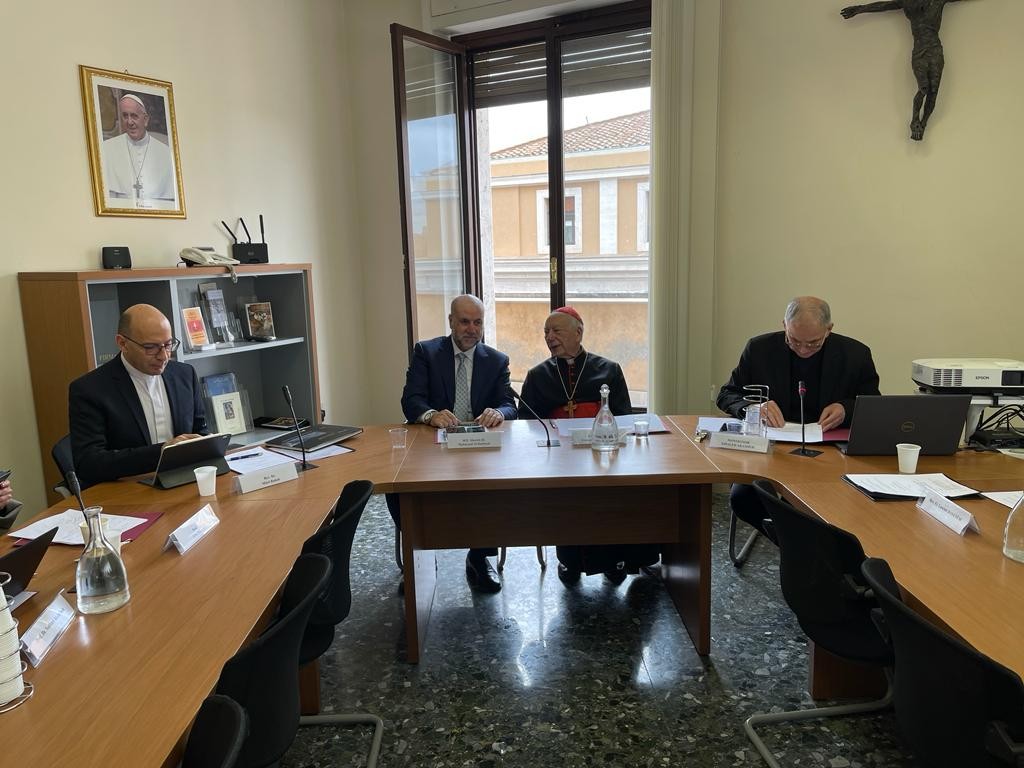 الهباش يرأس الوفد الفلسطيني في اجتماعات لجنة الحوار مع الفاتيكان في روما  1.jpg