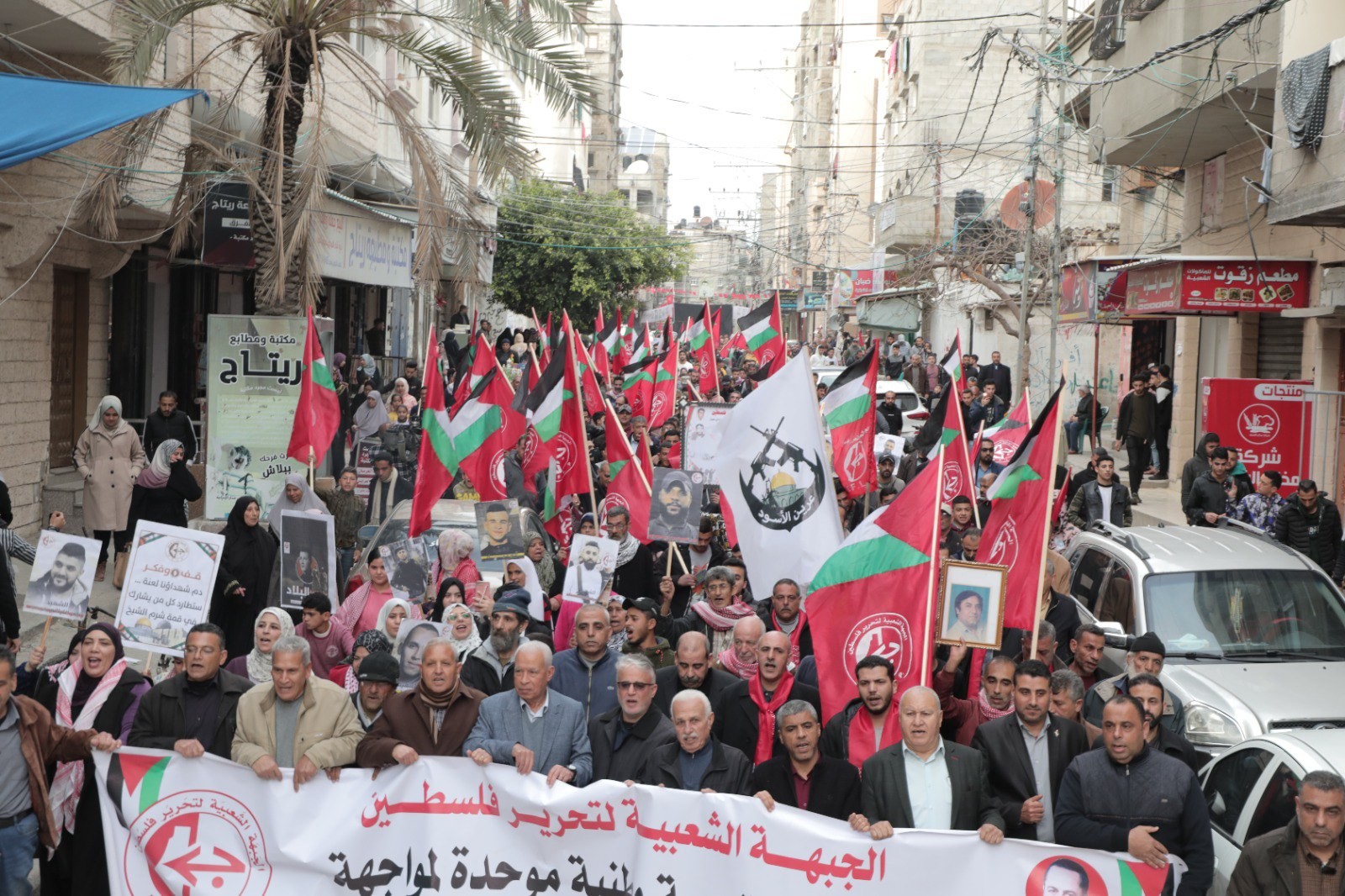 الجبهة الشعبيّة تنظّم مسيرة جماهيريّة ومهرجانًا حاشدًا في مخيم الشاطئ غرب محافظة غزّة على شرف  يوم الشهيد الجبهاوي 77.jpg