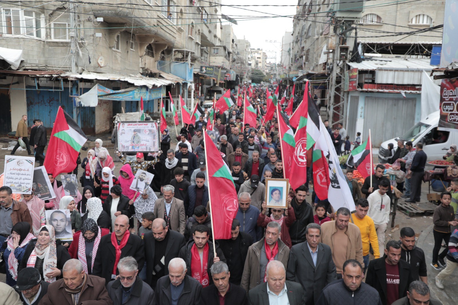 الجبهة الشعبيّة تنظّم مسيرة جماهيريّة ومهرجانًا حاشدًا في مخيم الشاطئ غرب محافظة غزّة على شرف  يوم الشهيد الجبهاوي 88.jpg