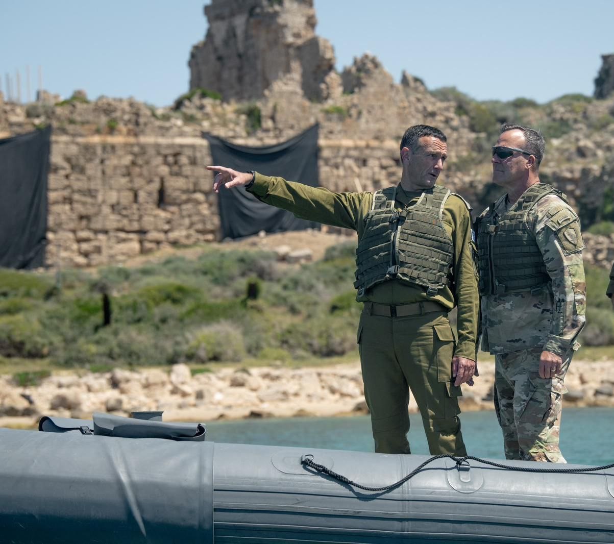 نشاط عسكري اسرائيلي وأمريكي مشترك في منطقة مضيق باب المندب 4.jpg