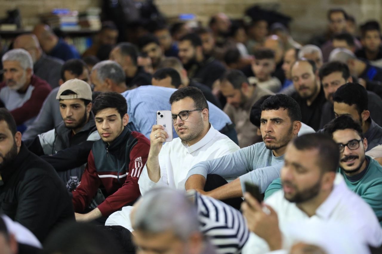 إحياء ليلة الـ 27 من رمضان في المسجد العمري الكبير بحي الدرج شرق مدينة غزة..jpg