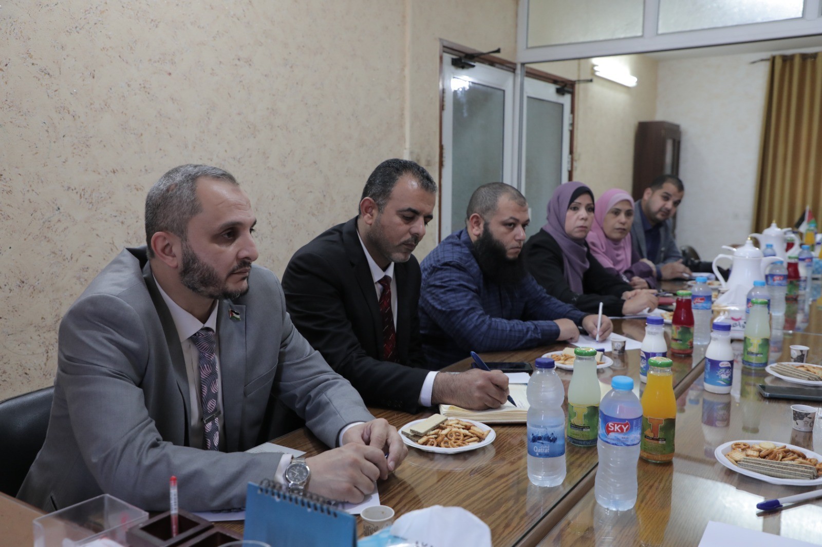 لجنة العمل النقابي في الجبهة الشعبية تستقبل وفدًا من وزارة العمل بغزة 11.jpg