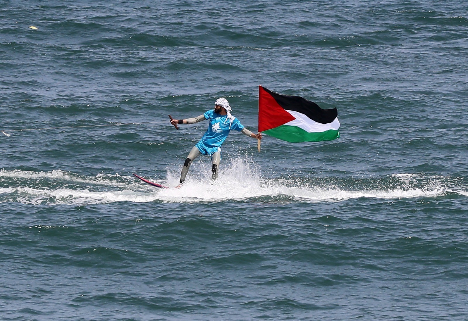 الاتحاد الفلسطيني للشراع والتجديف ينظم فعالية بحريّة لإحياء الذكرى الــ75 للنكبة 3.jpg