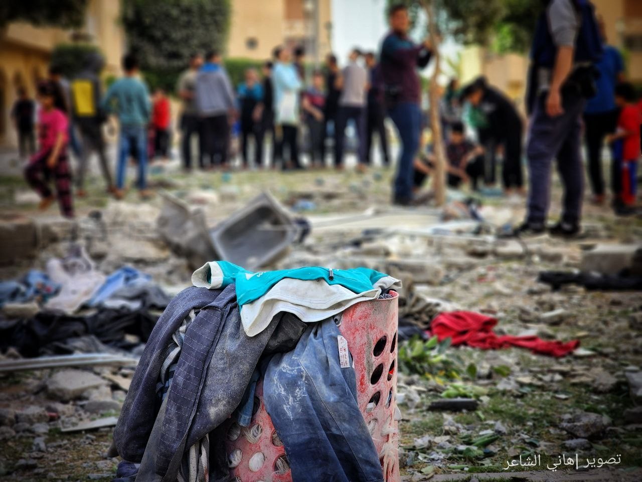 دمار كبير يخلفه القصف الإسرائيلي على شقة سكنية في مدينة حمد القطرية بخانيونس.jpg