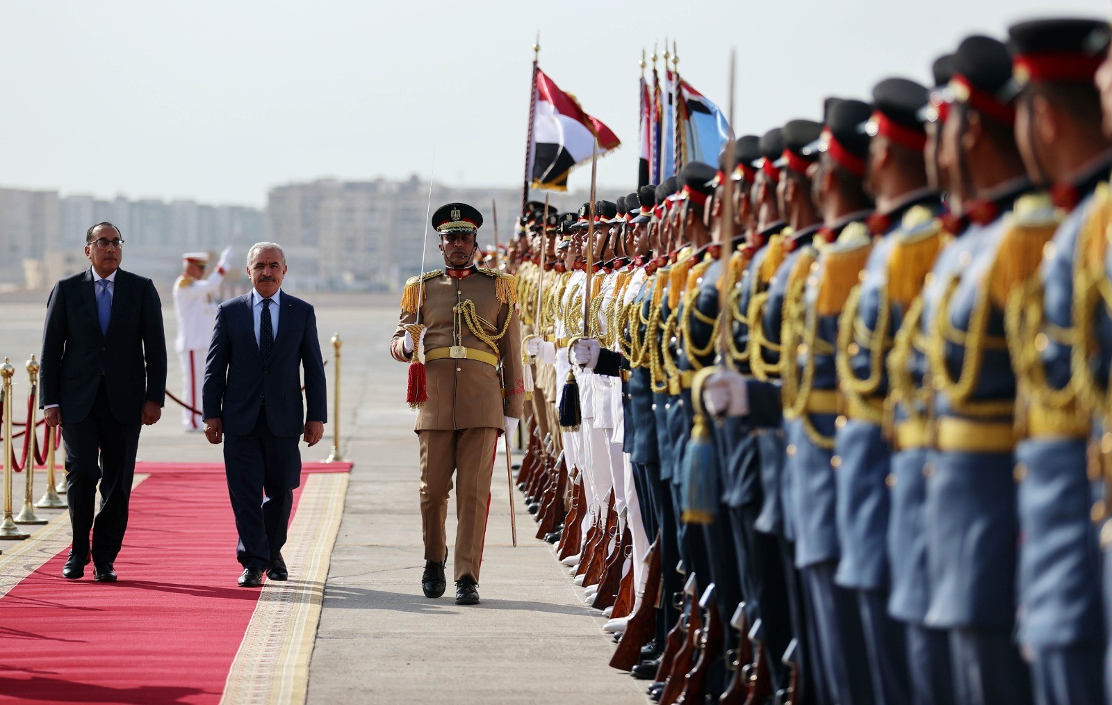اشتية يصل القاهرة في زيارة رسمية على رأس وفد وزاري.jfif