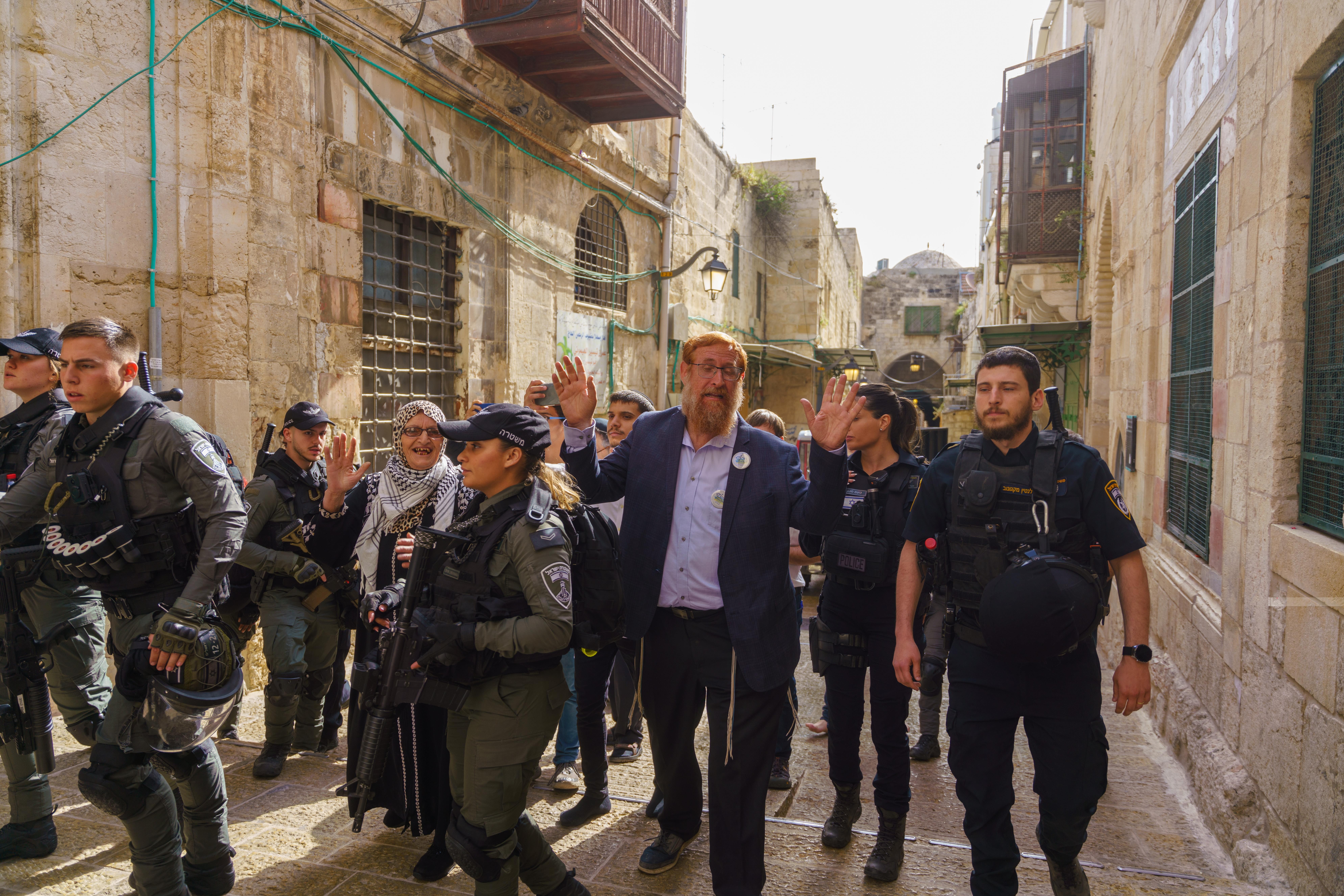 33 قوات الاحتلال الإسرائيلي، تشدد من إجراءاتها العسكرية في مدينة القدس المحتلة وبلدتها القديمة.jpg