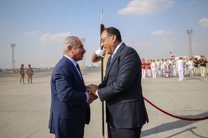 ر 1اشتية يصل القاهرة في زيارة رسمية على رأس وفد وزاري.jfif
