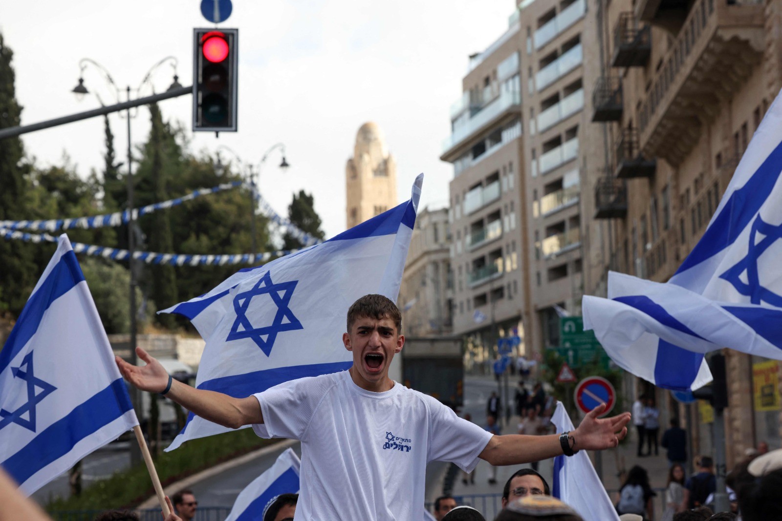 مسيرة الأعلام في القدس .. تصوير (الفرنسية) 44.jpg