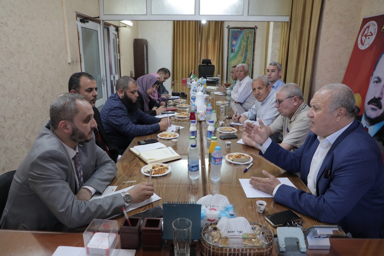 لجنة العمل النقابي في الجبهة الشعبية تستقبل وفدًا من وزارة العمل بغزة 6.jpg