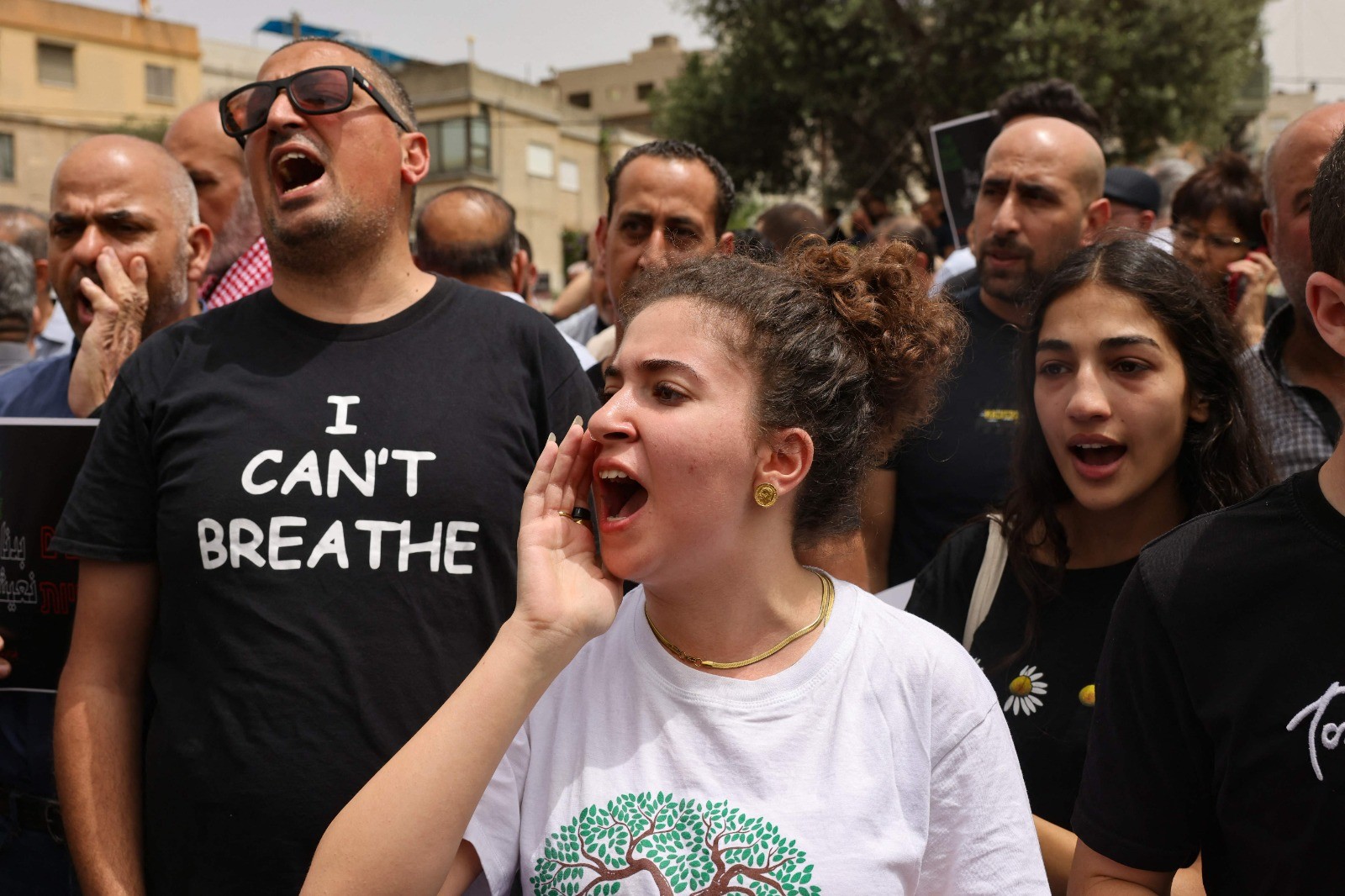 سكان يافة الناصرة يشاركون في وقفة احتجاجية - (الفرنسية) 3.jpg